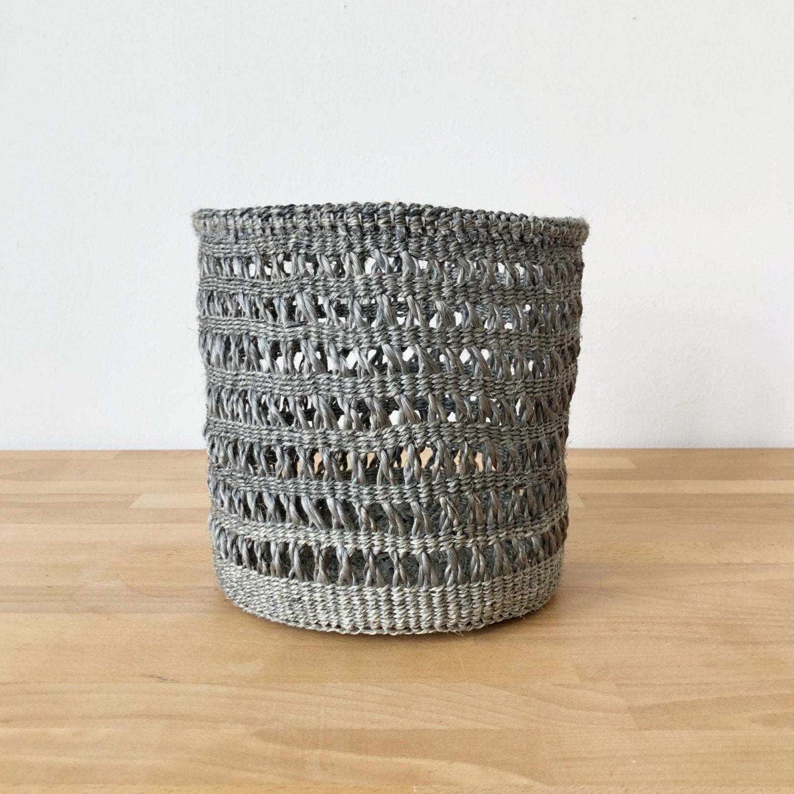 Small Storage Plant Basket: Stone Netted