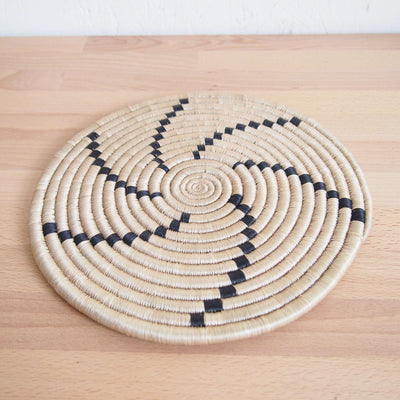 Tanga Trivet - Amsha