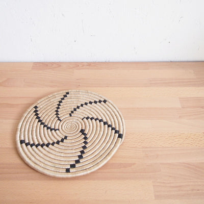 Tanga Trivet - Amsha